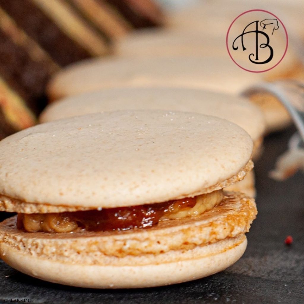 Macarons avec garniture caramel