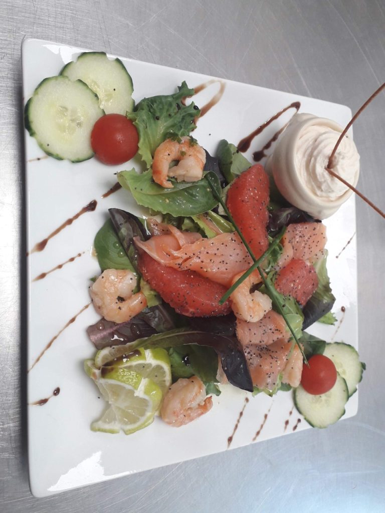 Salade de crevettes et saumon